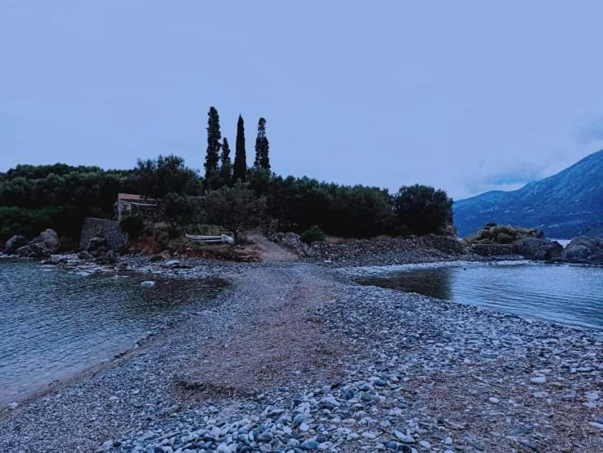 Villa Smaragda Limeni Exterior photo