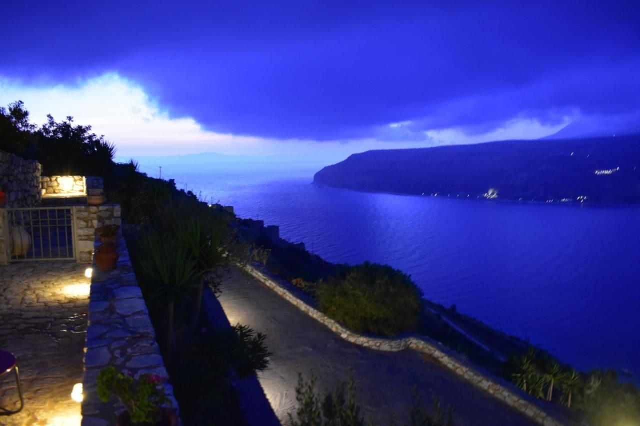 Villa Smaragda Limeni Exterior photo