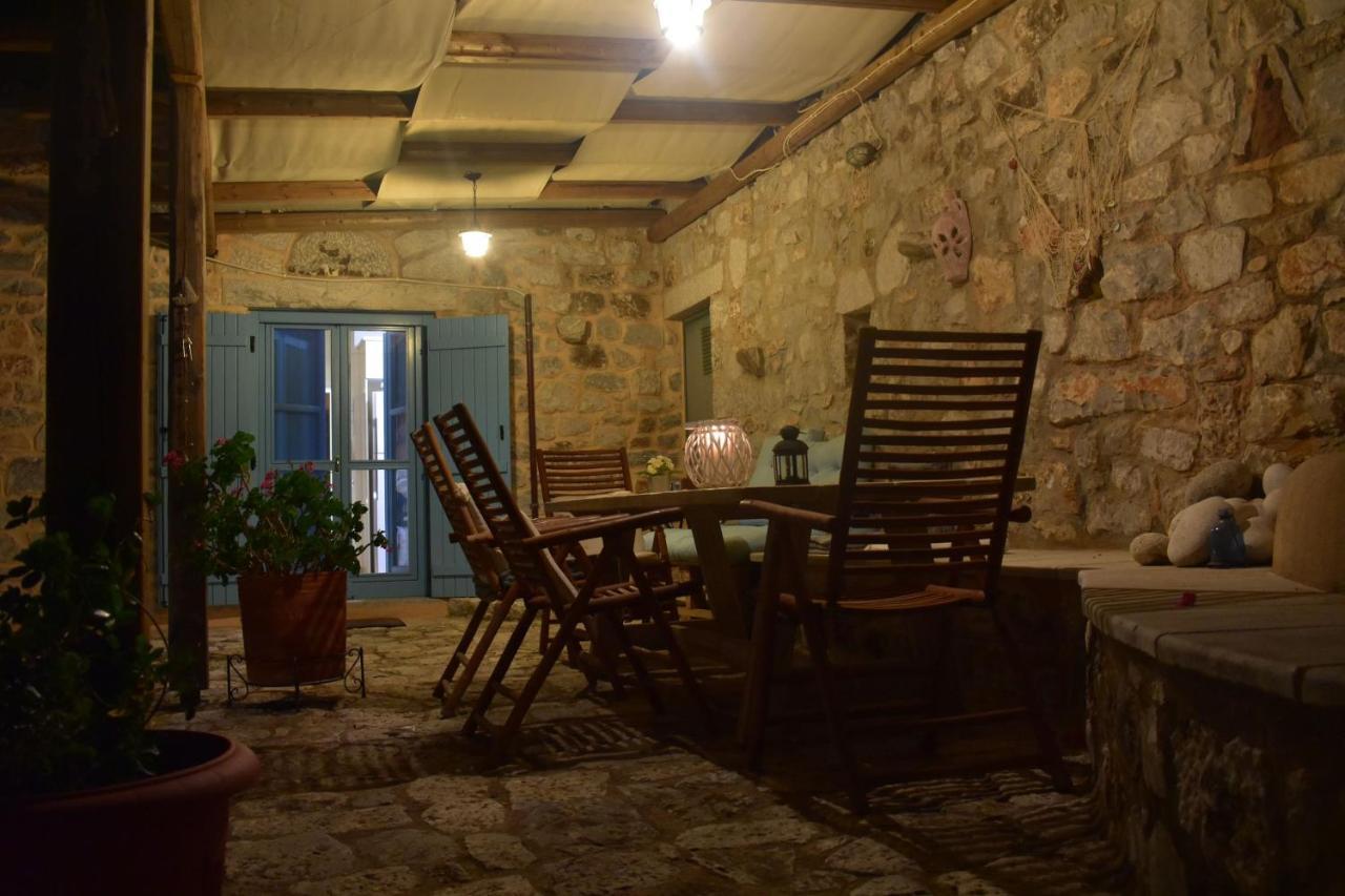 Villa Smaragda Limeni Exterior photo