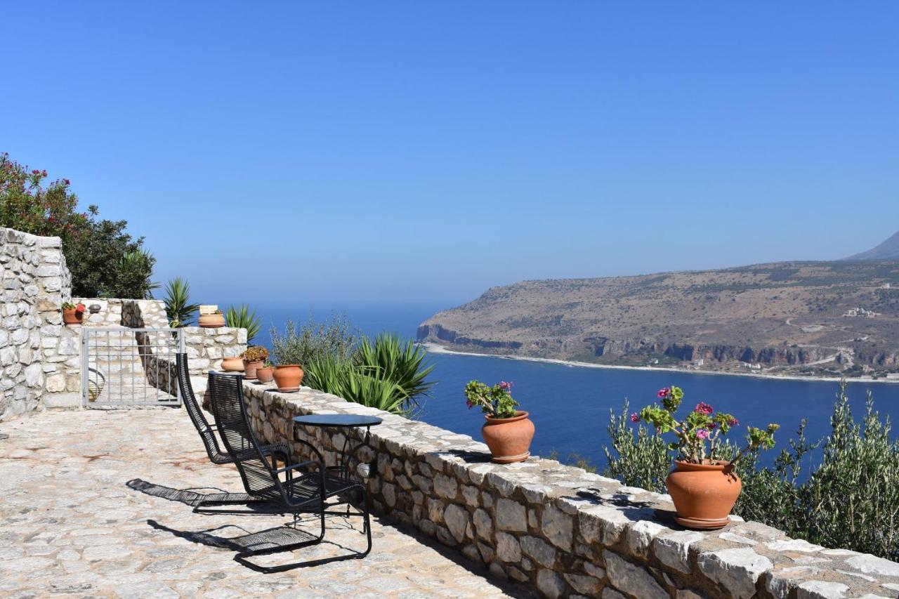 Villa Smaragda Limeni Exterior photo